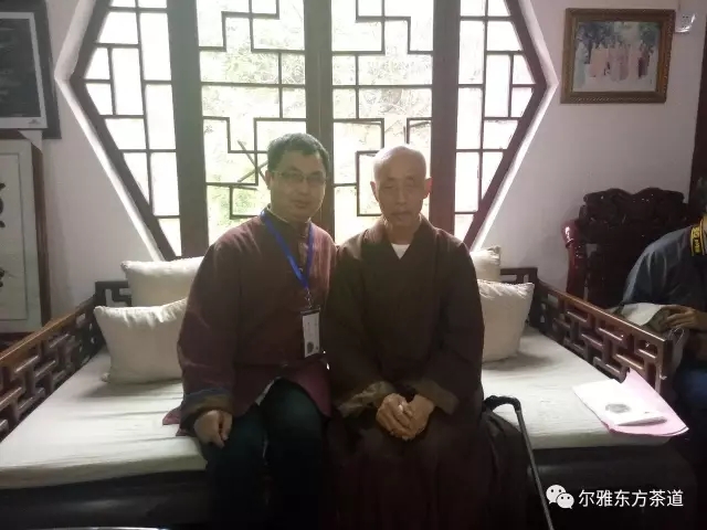 与天台寺主持释悟乐合影